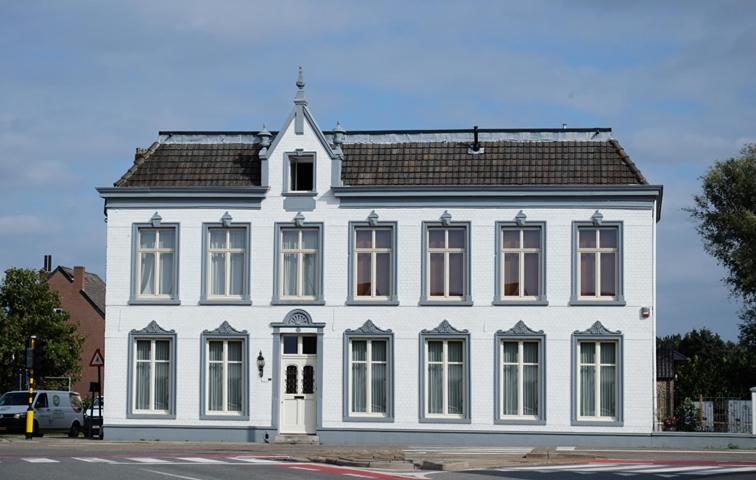 B&B Het Doctershoes Kinrooi Exterior photo