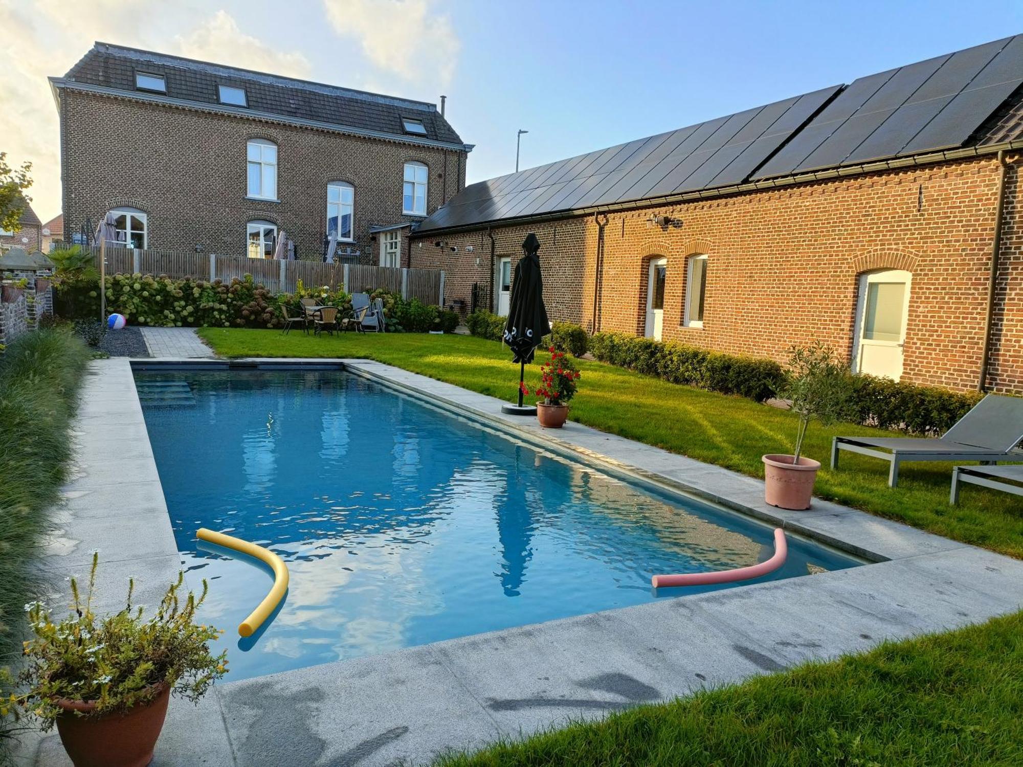 B&B Het Doctershoes Kinrooi Exterior photo